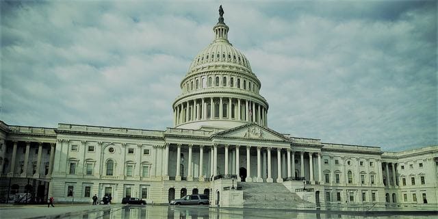 نظام الحكم في أمريكا: المبادئ الدستورية والرئيس والكونجرس والقضاء 10 نظام الحكم في أمريكا: المبادئ الدستورية والرئيس والكونجرس والقضاء